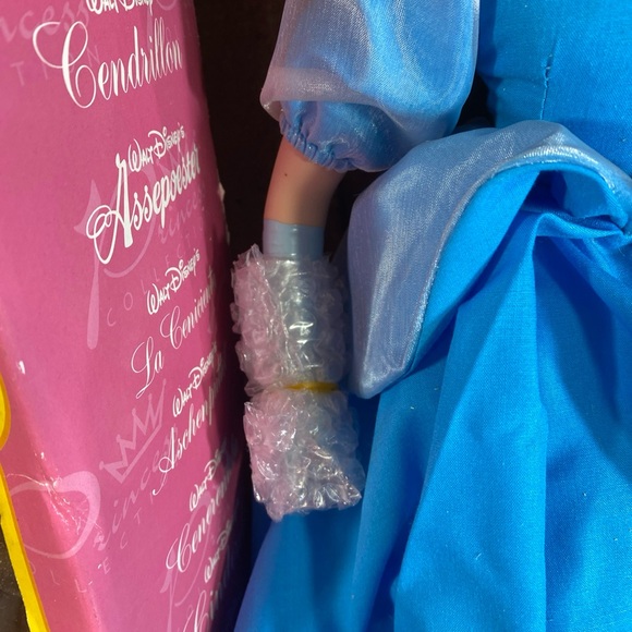 Disney Princess Cinderella Porcelain 16" vintage doll Limited Edition 1998 - Picture 4 of 14